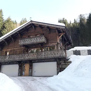 https://chalet-le-plan-du-rtia.hotels-rhonealpes.com