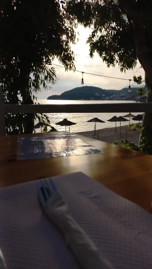 Beleris Rooms Himare 0*,  Albanië