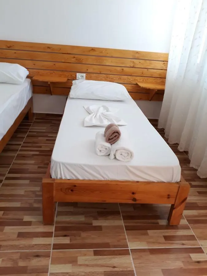 Beleris Rooms Himare 0*,  Albanië