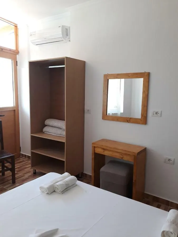 Beleris Rooms Himare Albanië