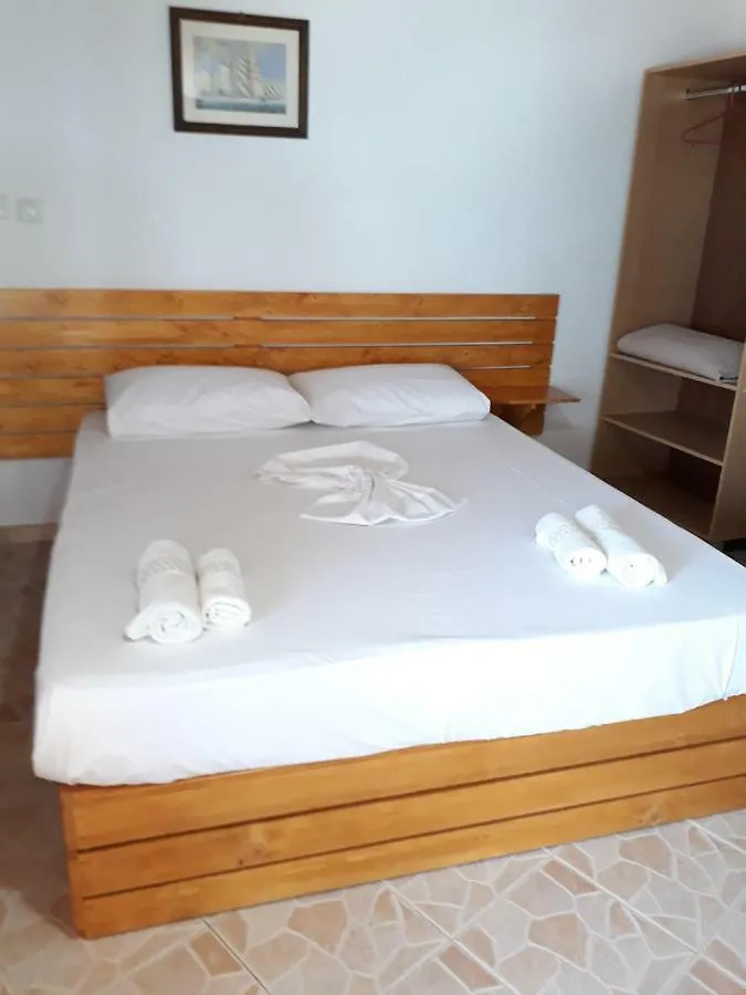 Beleris Rooms Himare 0*,